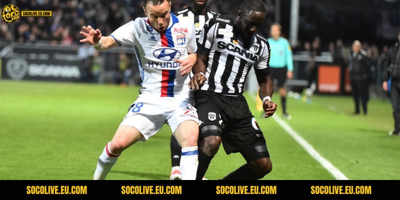 Lyon đang có sự chênh lệch rõ ràng với đối thủ